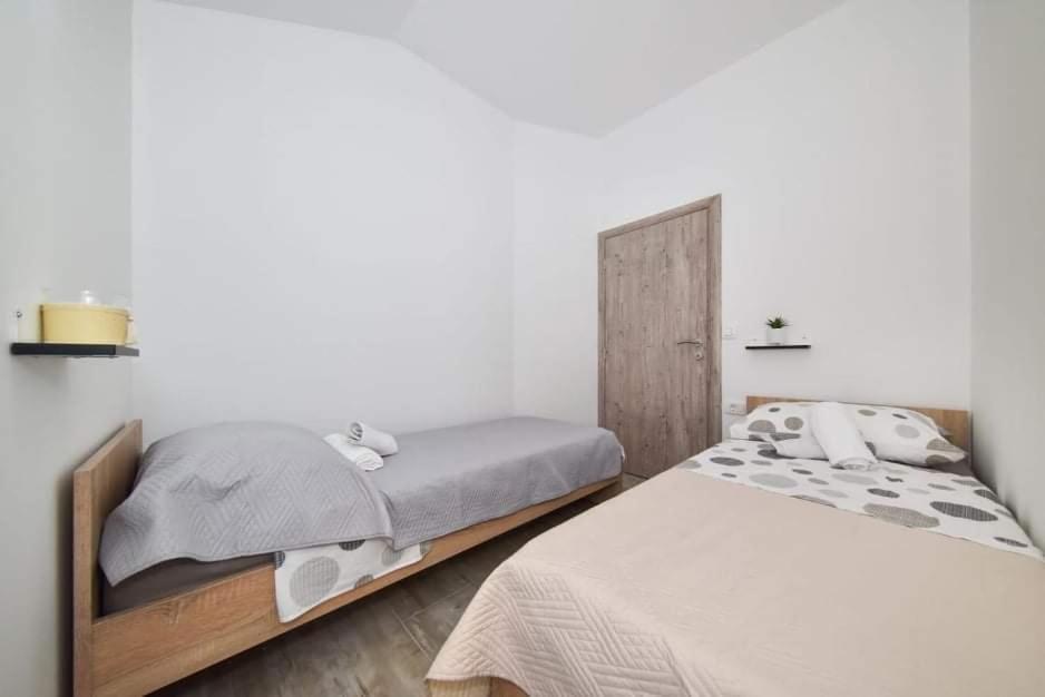 Ferienwohnung Kuca Za Odmor Megi Posedarje Exterior foto