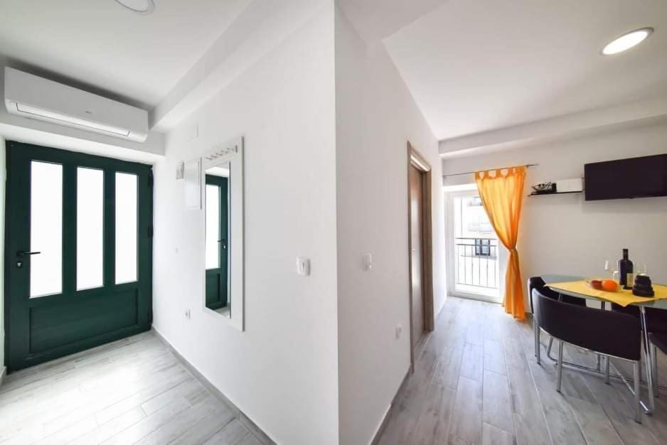 Ferienwohnung Kuca Za Odmor Megi Posedarje Exterior foto