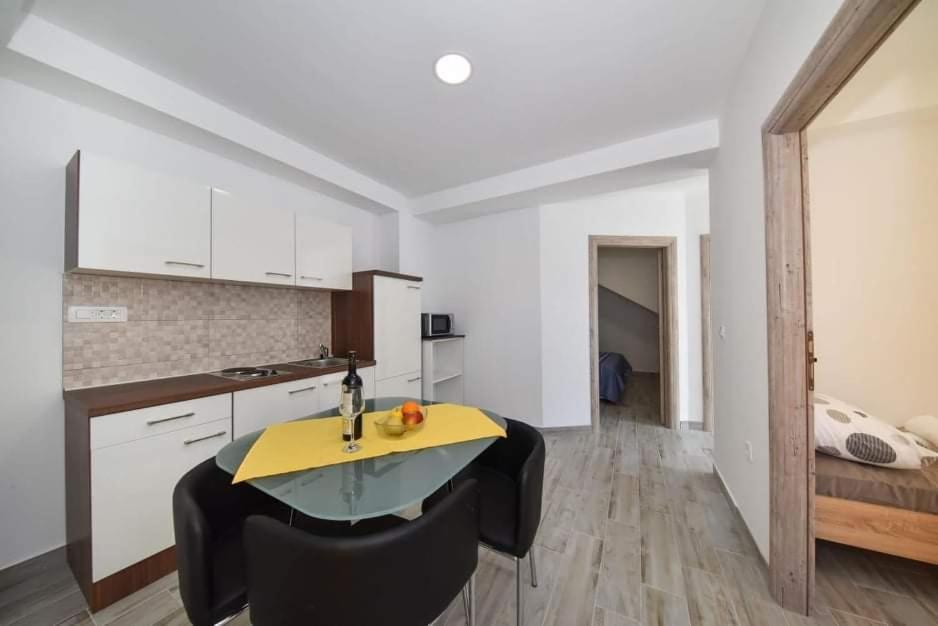 Ferienwohnung Kuca Za Odmor Megi Posedarje Exterior foto